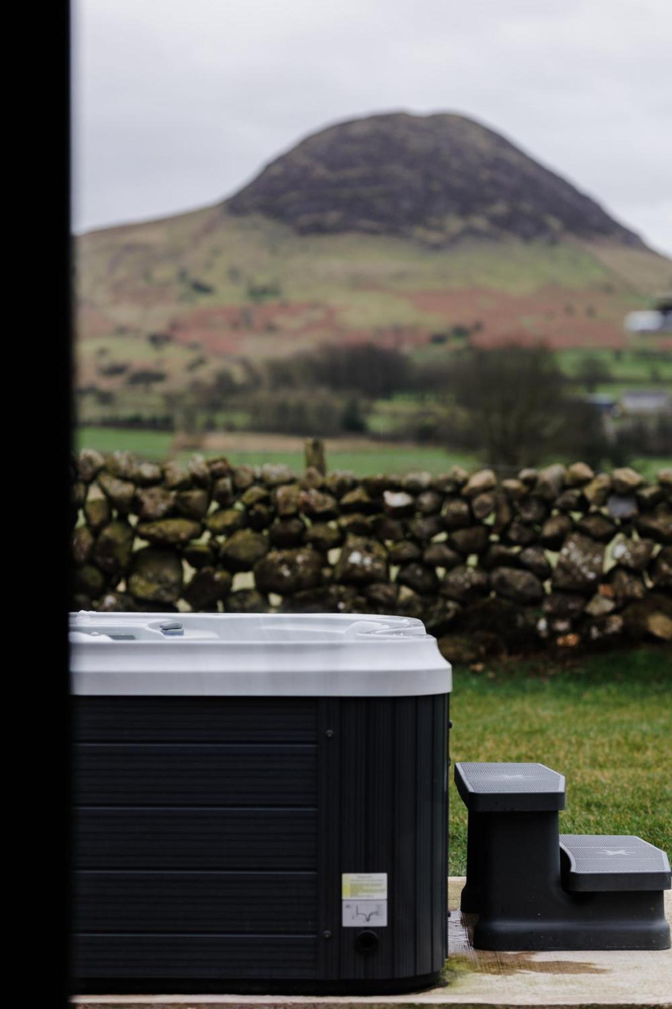 Slemish Hideaway - Funky Pheasant Villa Broughshane Bagian luar foto